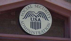America: कर्मचारियों की संख्या में 50% तक कटौती कर सकता है सामाजिक सुरक्षा प्रशासन 