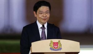 सिंगापुर के प्रधानमंत्री Lawrence Wong पहुंचे हिन्दू मंदिर, धार्मिक आयोजन में हुए शामिल 