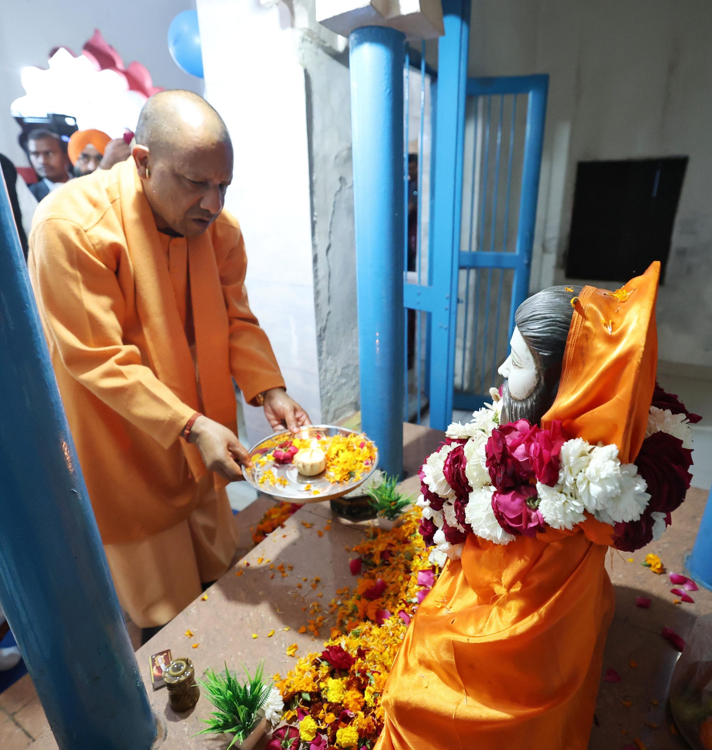 कर्म को महत्व देकर ही हम विकसित भारत की कल्पना को कर सकते हैं साकारः CM योगी