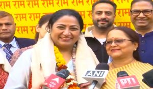 CM रेखा गुप्ता को शुभकामनाएं देने पहुंची उनकी प्रिंसिपल… कह दी ये बड़ी बात