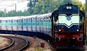 Train Accident : Gaya-Howrah Express की चपेट में आकर 3 लोगों की हुई दर्दनाक मौत