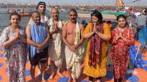 Himachal CM In Mahakumbh : महाकुंभ में सपरिवार CM सुक्खू ने लगाई डुबकी