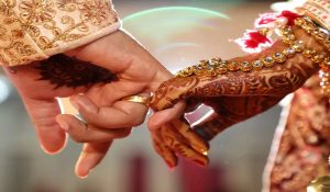 शादी करों नहीं तो नौकरी से निकाल देंगे… कंपनी के अजीब फरमान पर मचा हड़कंप