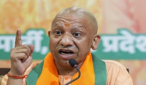 ‘ऐसी सजा देंगे, आने वाली 7 पीढ़ियां याद रखेंगी’, भ्रष्ट अधिकारियों को CM योगी की चेतावनी