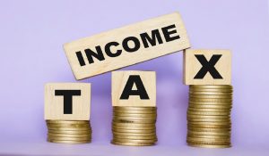 जूस और अंडा बेचने वालों के घर पहुंचा Income Tax का नोटिस… एक पर 6 तो दूसरे पर 7 करोड़ का बकाया