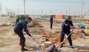 UP NCC के कैडेटों ने मेला क्षेत्र में जारी स्वच्छता अभियान में किया योगदान