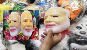 होली पर Make in India का असर : देसी सामानों की बिक्री बढ़ी, मोदी मुखौटे की मांग में उछाल