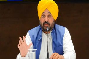 CM मान सोमवार को राज्यपाल से चाय पर मिलेंगे; विधानसभा विधेयकों और प्रमुख नियुक्तियों के मुद्दों पर कर सकते है चर्चा