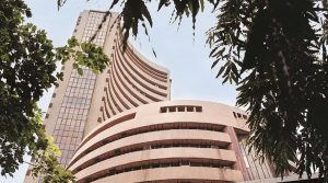 शेयर बाजार के शुरुआती कारोबार गिरावट, जानिए Sensex और Nifty के हाल 