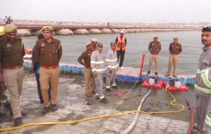 अग्नि शमन विभाग की 300 से अधिक दमकल त्रिवेणी का पावन जल लेकर विभिन्न जनपदों के लिए रवाना