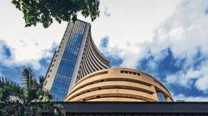 शेयर बाजार में शुरुआती बढ़त के बाद गिरावट, जानिए Sensex और Nifty के आंकड़े  