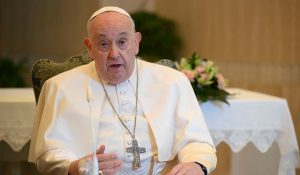 Pope Francis की सेहत में सुधार, डॉक्टरों ने कहा- जान को कोई खतरा नहीं
