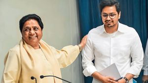 आकाश आनंद के खिलाफ एक्शन में मायावती, पार्टी से निकाला: कहा- वे ससुर के इशारों पर काम कर रहे थे