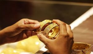 अचानक गिरे सोने-चांदी के रेट, क्यों तेजी से गिरे दाम? पढ़ें…