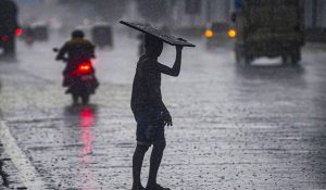 आंधी-तूफान के साथ भारी बारिश, IMD ने आज से 4 दिनों के लिए जारी किया बेमौसम बारिश का अलर्ट