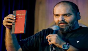 Comedian Kunal Kamra : लोगों की लूटने कमाई साड़ी वाली दीदी आई… कुणाल कामरा ने शिंदे के बाद निर्मला सीतारमण पर किया कमेंट