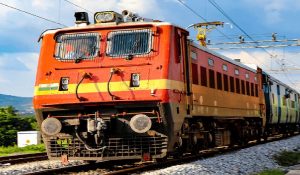 Maharashtra Rail Accident : महाराष्ट्र में बड़ा रेल हादसा, ट्रेन से गिरकर 5 लोगों की  दर्दनाक मौत