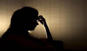 हवस में उजाड़ा सुहाग… परिजनों के सामने प्रेमी से संबंध बनाती थी पत्नी, विरोध करने पर खेला ये खूनी खेल