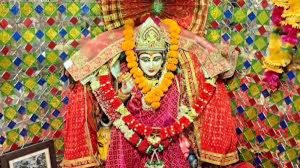 हरिद्वार में चैत्र नवरात्रि के दिन मनसा देवी मंदिर में लगा भक्तों का तांता