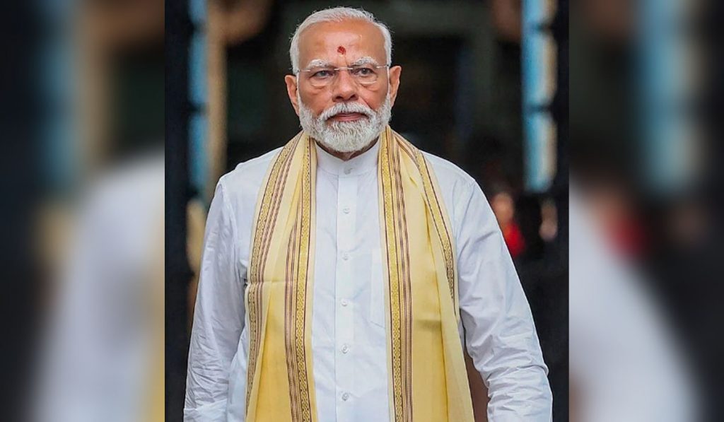 PM Modi Reached Gujarat