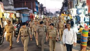 होली को लकेर UP पुलिस ने संवेदनशील इलाकों में बढ़ाई निगरानी, कड़े सुरक्षा इंतजाम