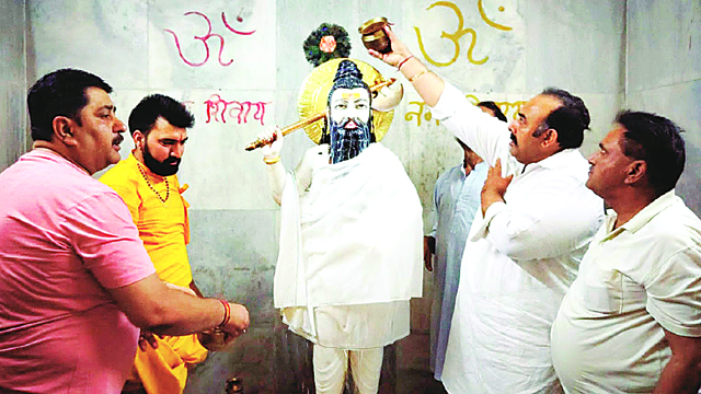 श्री दुर्ग्याणा मंदिर परिसर में मनाया गया श्री परशुराम जयंती उत्सव
