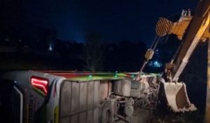 भुवनेश्वर-पुरी राष्ट्रीय राजमार्ग पर बस दुर्घटना, एक की मौत, 15 से अधिक घायल