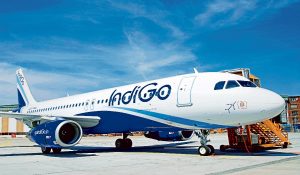 Bus Hits Indigo Plane : बेंगलुरु AirPort पर टला बड़ा हादसा, Indigo विमान को मिनी बस ने मारी टक्कर