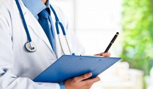 डॉक्टरों की हैवानियत: प्रेग्नेंट महिला को बताया HIV पॉजिटिव, इलाज के लिए मांगे 80 हजार रुपए