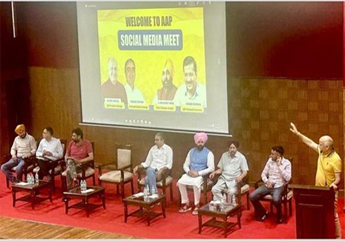 पंजाब भर में डिजिटल पहुंच बढ़ाने के लिए आप ने चंडीगढ़ में सैकड़ों सोशल मीडिया योद्धाओं को किया प्रशिक्षित