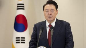 South Korea: महाभियोग पर फैसला सुनने के लिए अदालत में पेश नहीं होंगे राष्ट्रपति यून