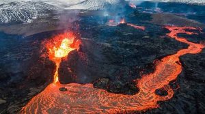 Iceland में ज्वालामुखी विस्फोट की आशंका: पूरे इलाके को को कराया गया खाली
