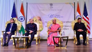 भारत को वैश्विक व्यापार इंजन के रूप में देखते हैं आईएमएफ और विश्व बैंक : सीतारमण