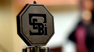 अदालत ने SEBI की पूर्व अध्यक्ष बुच वं 5 अन्य के खिलाफ प्राथमिकी दर्ज करने के आदेश पर रोक बढ़ाई