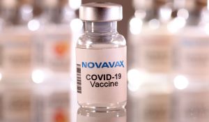 Novavax Vaccine पर FDA की सख्ती, कोविड टीकों पर भी उठे सवाल