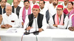 UP Politics: अखिलेश यादव का बड़ा सियासी दावा, कहा- महाकुंभ में योगी को PM फेस बनाने की थी तैयारी