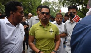 Land Scam Cases : BJP मेरे खिलाफ ईडी का गलत इस्तेमाल कर रही… लैंड डील मामले में ED दफ्तर पहुंचे रॉबर्ट वाड्रा