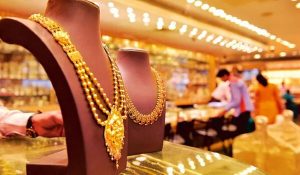 सोने चांदी की कीमतों में आया उछाल, 2,700 रूपए बढ़े दाम