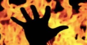 UP NEWS : राशन विक्रेता पर डीजल डाल कर जिंदा जलाया, हालत गंभीर 