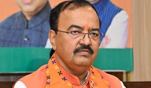 बाल-बाल बचे डिप्टी CM केशव प्रसाद मौर्य! हेलिकॉप्टर की कराई गई Emergency Landing, अचानक निकलने लगा धुंआ