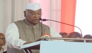 CWC: ‘महाराष्ट्र चुनाव में जालसाजी हुई’, भाजपा पर बरसे खरगे, कहा- लोकतंत्र को खत्म किया जा रहा