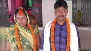 रिश्ते हुए शर्मसारः पोते संग दादी फरार, मंदिर में की शादी, पहला पति बोला- हम लोगों को मारना चाहती थी