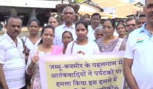 आतंकवाद के खिलाफ मुंबई में प्रदर्शन, लोगों ने कहा- ‘मिट्टी में मिलाया जाए पाकिस्तान’