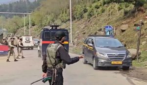 Pahalgam Terror Attack : महीनों तक पैसे जोड़कर व्यक्ति गए कश्मीर, आतंकियों के गोली का बना शिकार, गांव में गम का माहौल