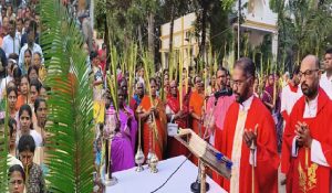 पुडुचेरी में पाम संडे पर चर्च में विशेष प्रार्थना और जुलूस, सैकड़ों श्रद्धालुओं ने लिया भाग