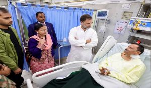 पहलगाम आतंकी हमले में घायलों से मिले राहुल गांधी, बोले- भाई को भाई से लड़ाने की साजिश