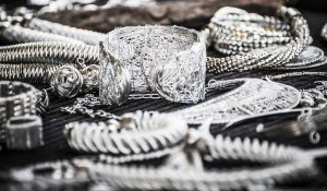 Silver Price: 3 लाख के पार होंगी चांदी की कीमतें? 24 घंटे में आ सकता है बड़ा उछाल