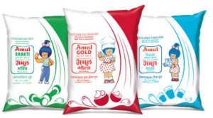 Amul Milk: मदर डेयरी के बाद अमूल ने बढ़ाई दूध की कीमतें, 2 रुपये प्रति लीटर बढ़े दाम