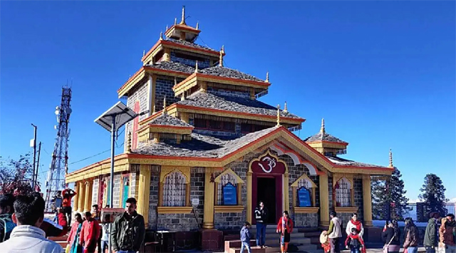 सुरकंडा शक्तिपीठ यहां गिरा था माता सती का शीश, मां के दर्शन से मिट जाते हैं सारे पाप, जानें- कहां है ये मंदिर