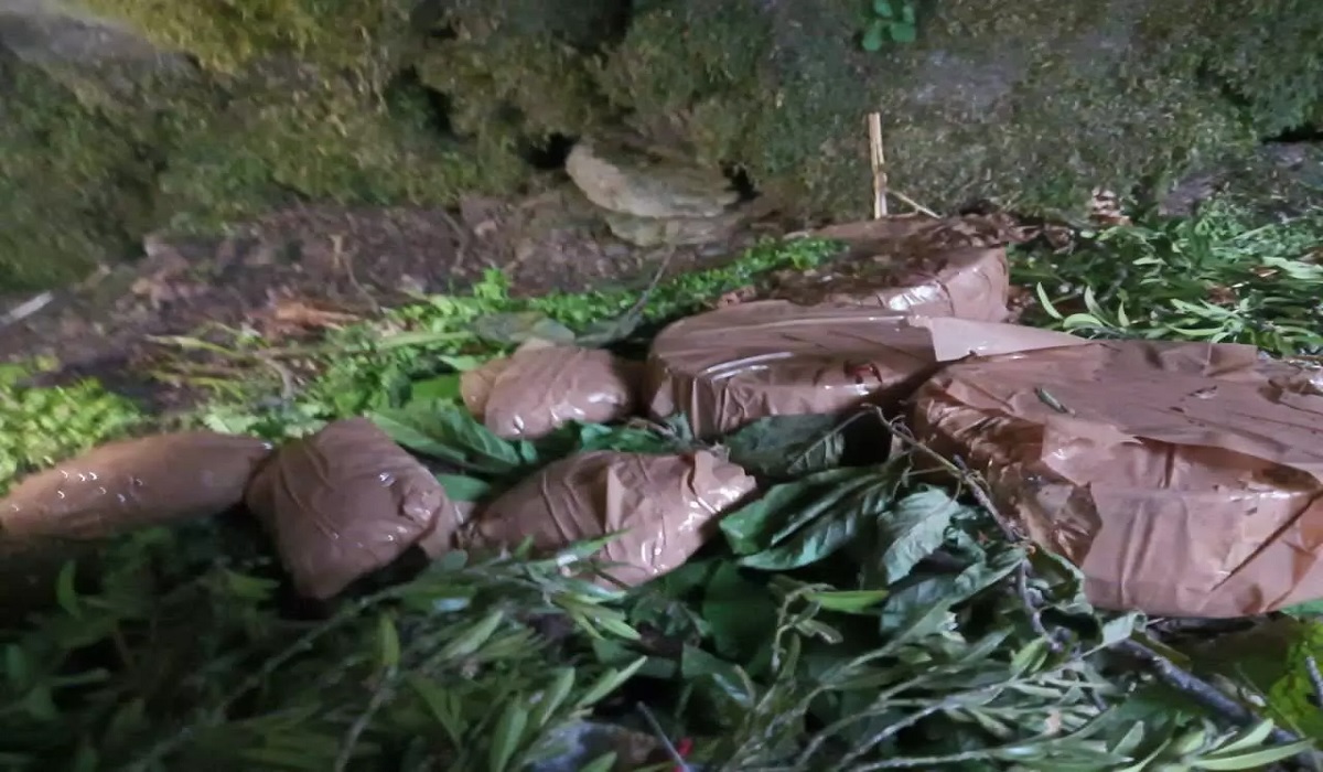 पुंछ में सेना को मिली बड़ी सफलता, तलाशी अभियान में आतंकी ठिकानों से 5 IED बरामद